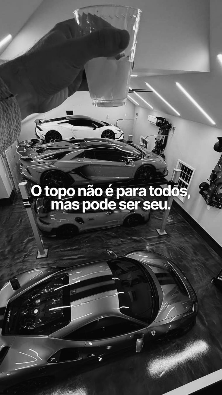 Vídeo lifestyle do pack — carros de luxo